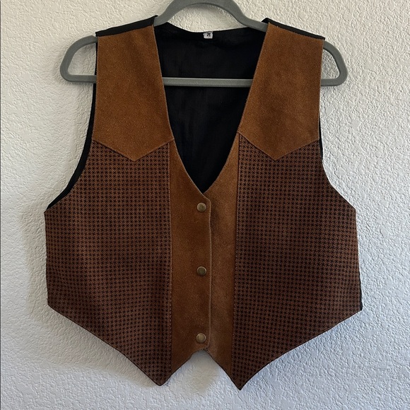 Vintage Brown Suede Button-Up Vest - Picture 7 of 9